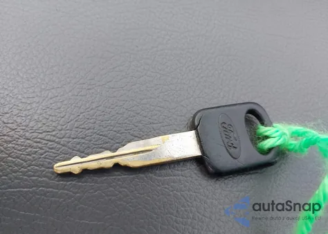 2001 Ford E-350 Super Duty Commercial/Recreational from USA, damaged, VIN 1FTSS34L51HA02628